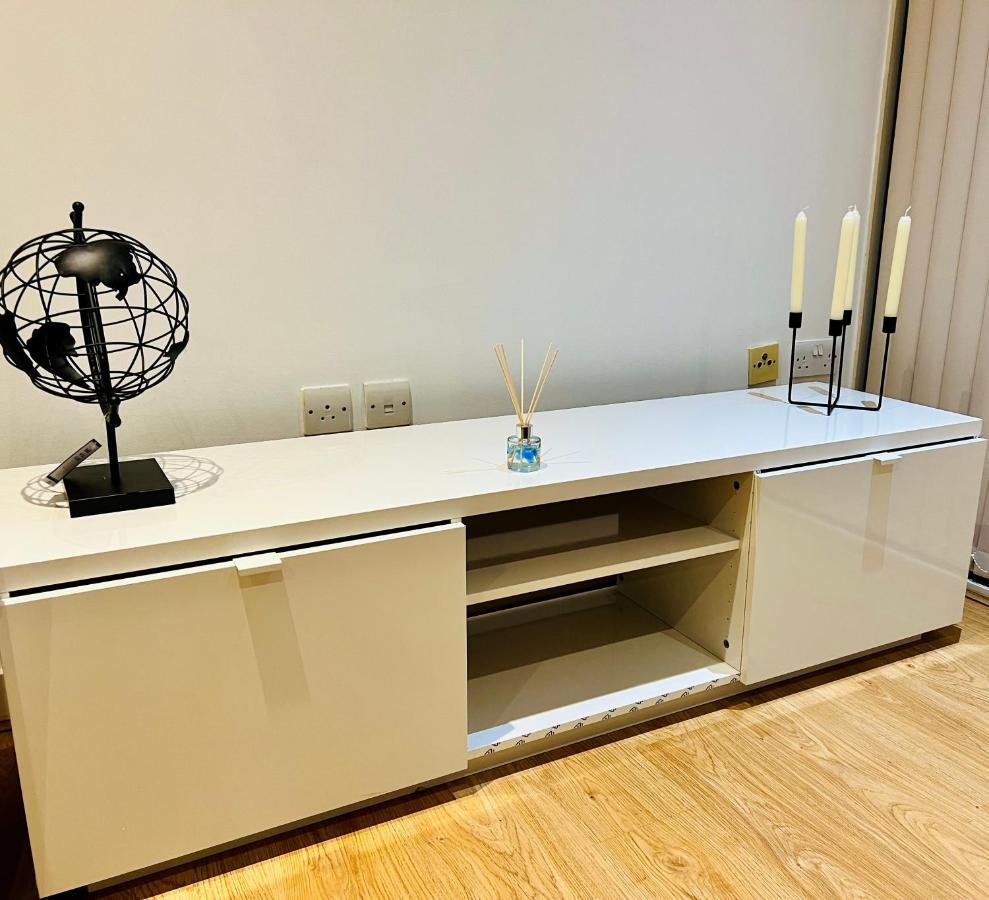 Canary Luxury Modern 1 Bedroom Apartment Londen Buitenkant foto